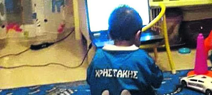 Ο ΕΟΠΥΥ «μπλοκάρει» τη μετάβαση 2χρονου για εγχείρηση στην Αγγλία -Πάσχει από σπάνια ασθένεια